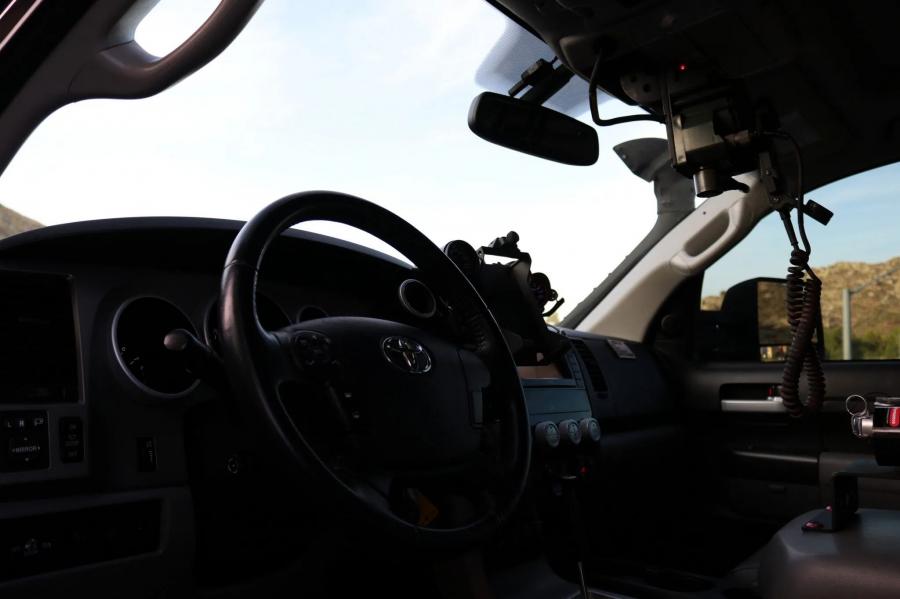 Интерьер Toyota Tundra CrewMax 4x4 Zombie Apocalypse 2013 года  (фото 264 из 461)